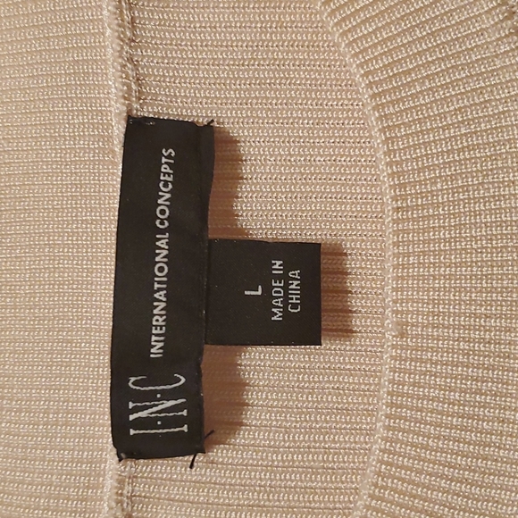 Womens top - Picture 2 of 2